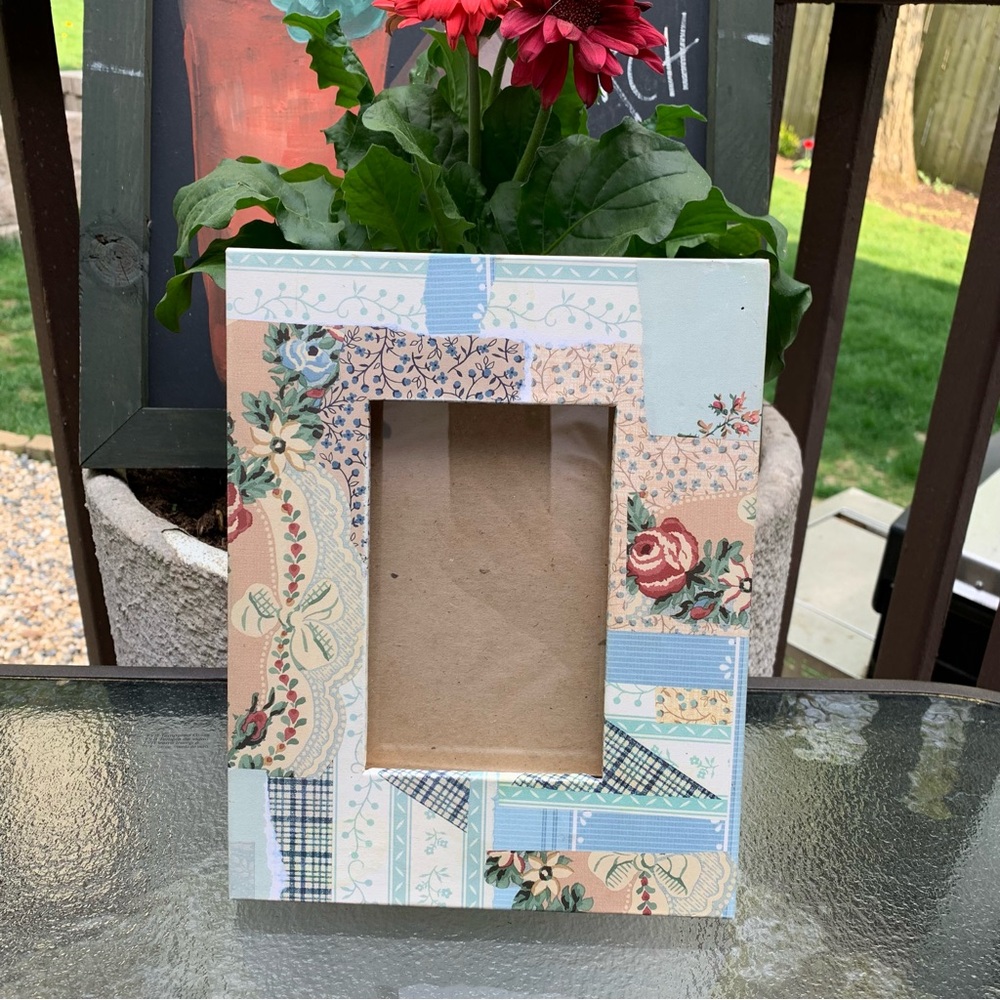 Macbeth ~ 5X7 Cream Color Floral Picture Frame Shabby Style